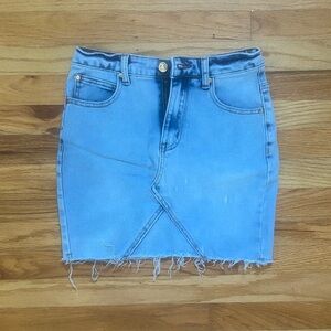 Chic Denim Mini Skirt with Frayed Hem
